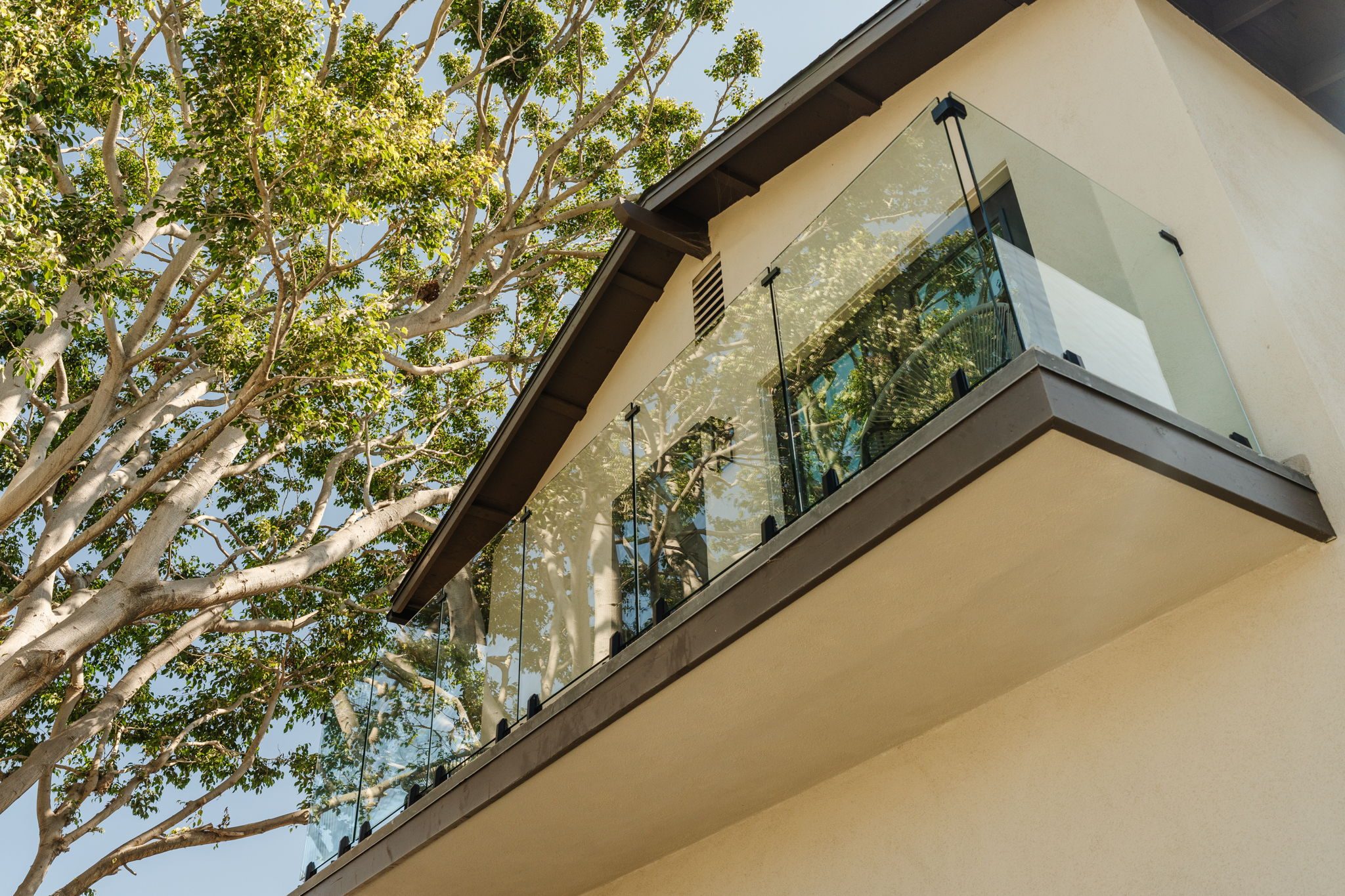 Front exterior of 5111 Randall St in Del Rey, Los Angeles (8)