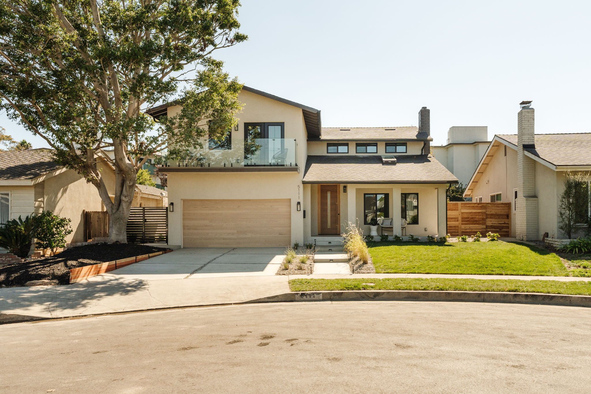 Front exterior of 5111 Randall St in Del Rey, Los Angeles (7)
